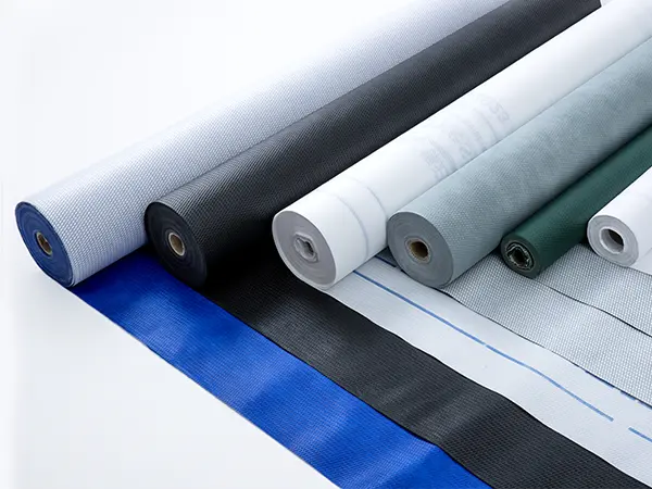 Des membranes imperméables et respirantes protègent les bâtiments économes en énergie