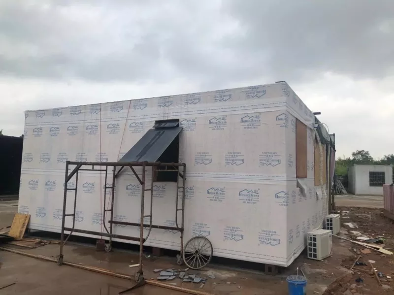 Protéger les maisons nord-américaines avec des membranes imperméables et respirantes