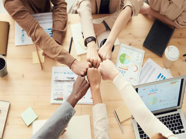 Fournir aux clients du monde entier des solutions de matériaux d’enveloppe de bâtiment à guichet unique